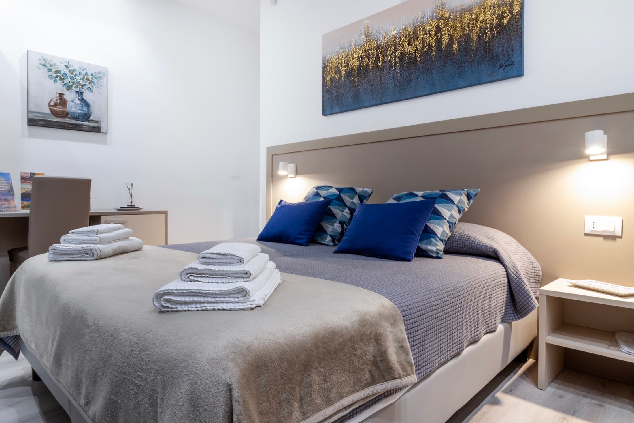 Superior Double Room with Sofa Bed 3