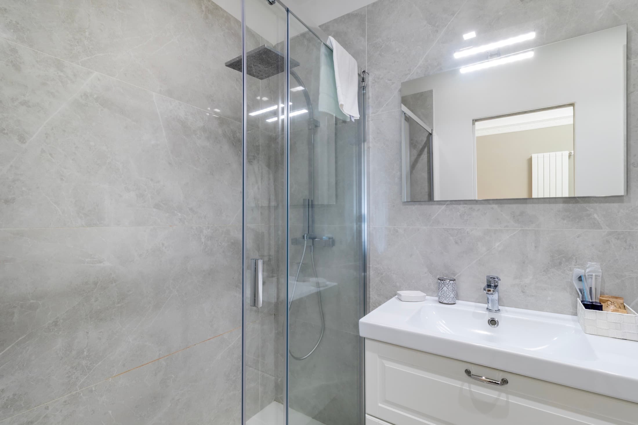Deluxe Double Room with Balcony 6