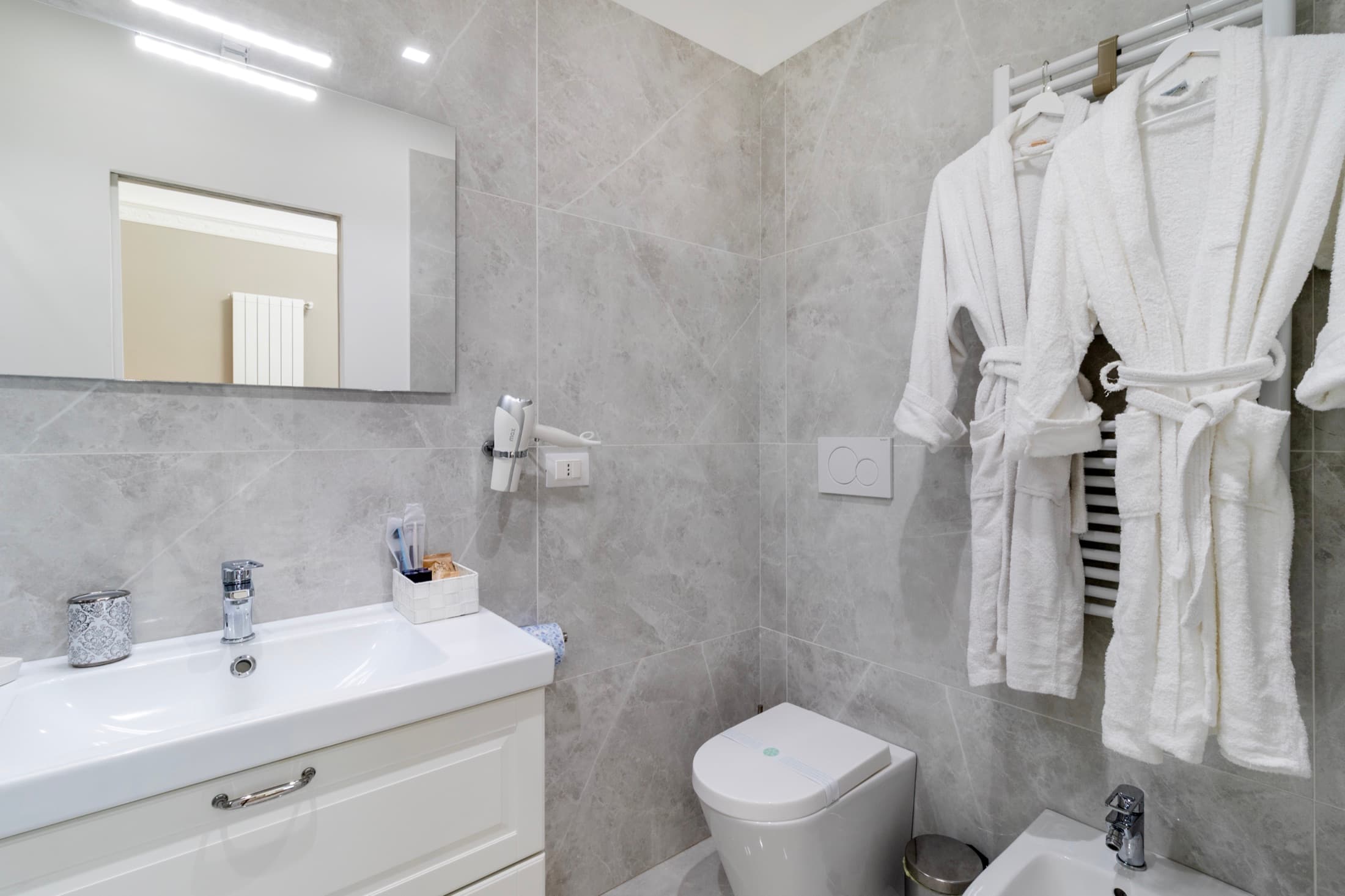 Deluxe Bathroom